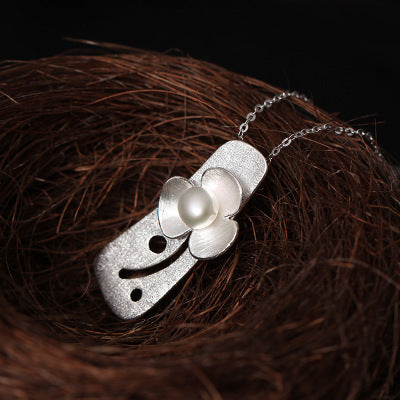 Natural pearl flower pendant women