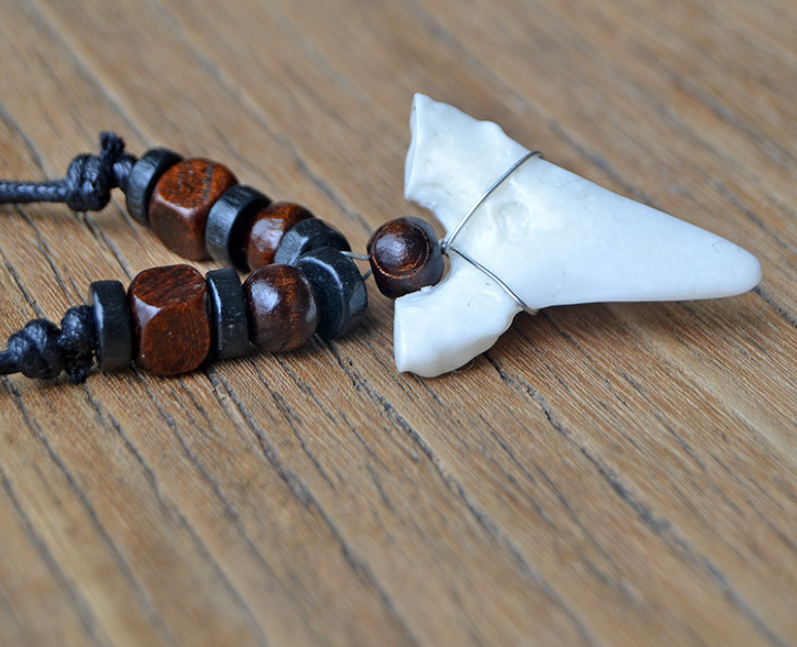 Men and Women Necklaces Imitation Shark Tooth Pendant