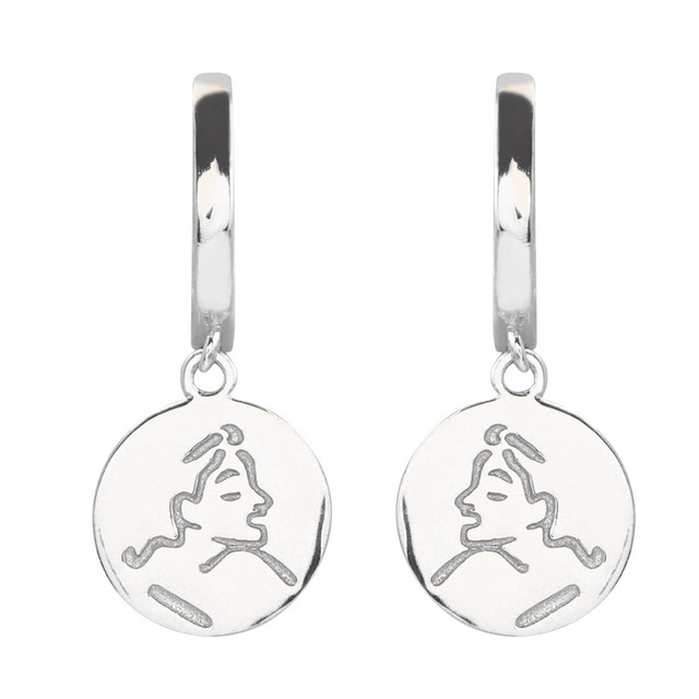 Portrait senior sense earrings women