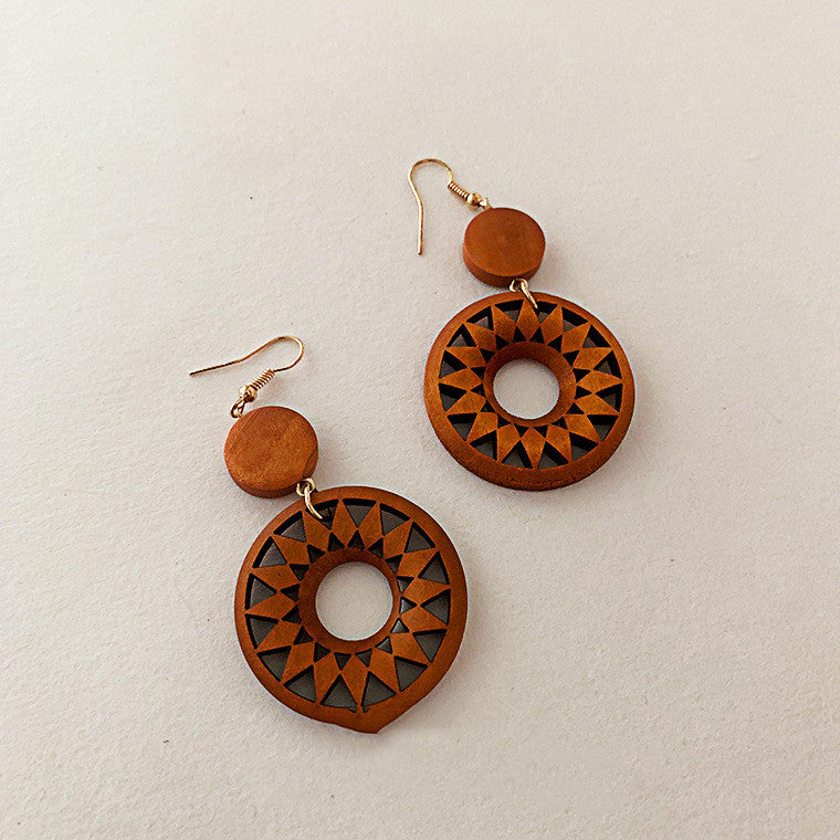 Round exaggerated retro wooden earrings