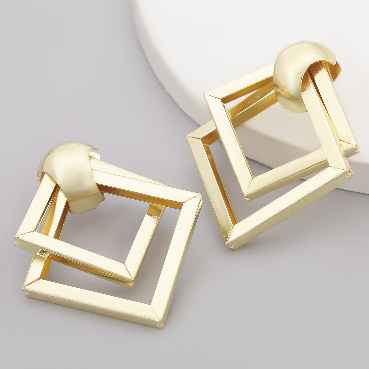 Earrings Women Fashion Retro Metallic European Style Earrings